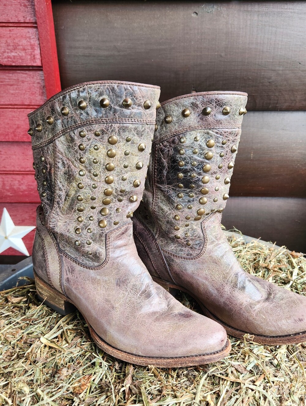 Corral Vintage Distressed Brown Studded Leather Cowboy Boots 8M Cowgirl